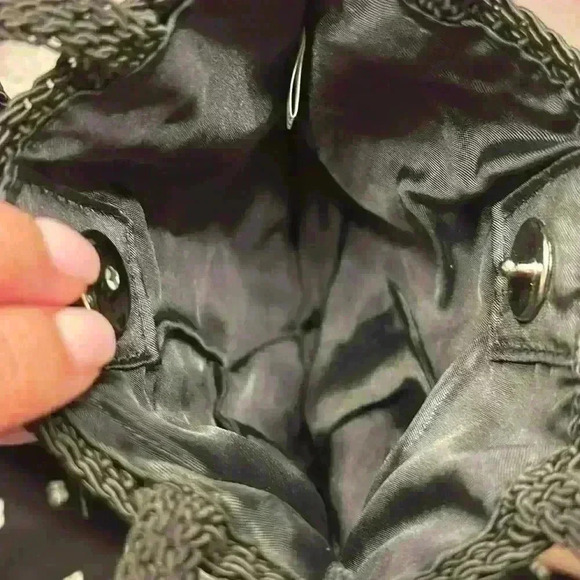 EXCELLENT LIKE NEW CROCHET BAG - Picture 4 of 5